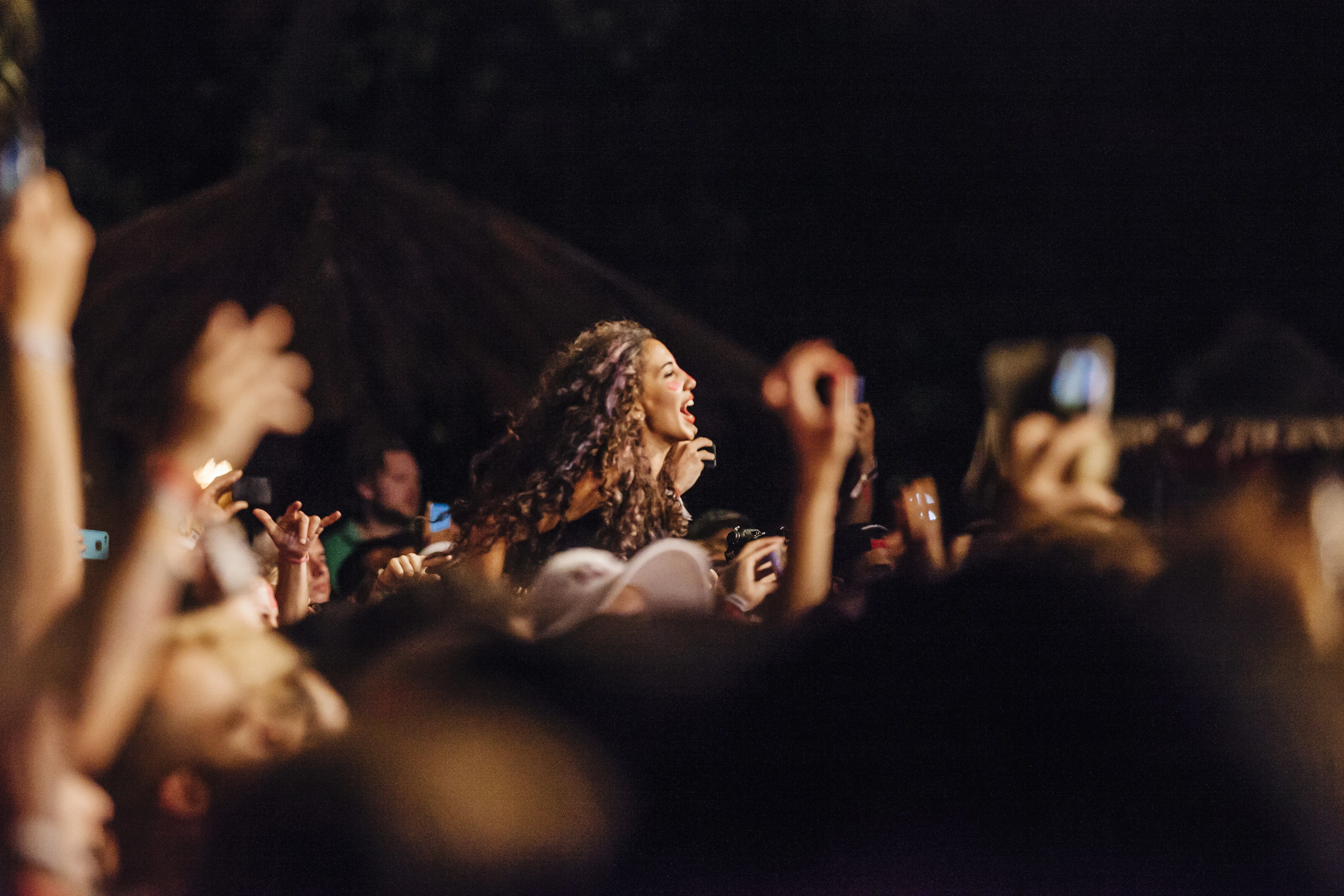 An artist performing at South Facing Festival